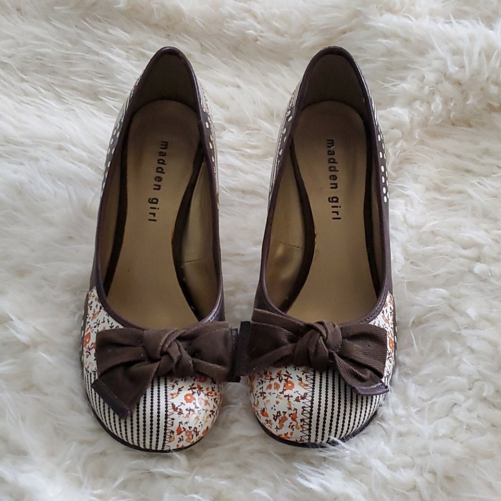 Brown pumps